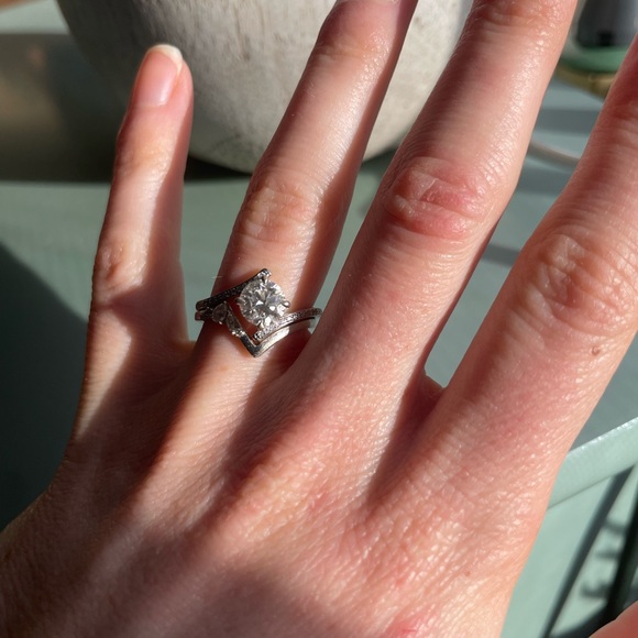 14k White Gold Diamond Engagement Ring and Wedding Band Set - Picture 3 of 10